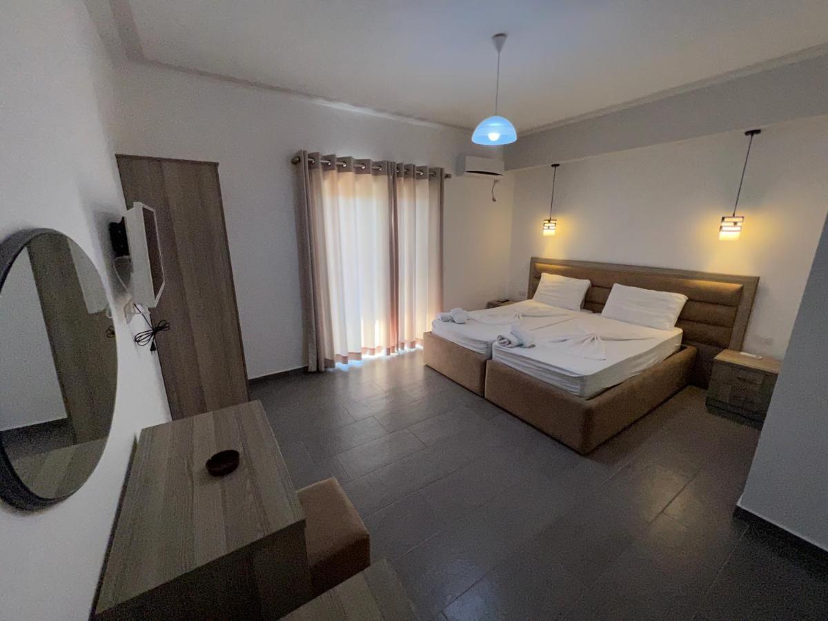 Hotel Irini Sarande Exterior photo